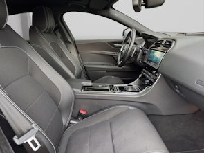 Vehicle image JAGUAR XE 2.0 T 300 R-Sport AWD