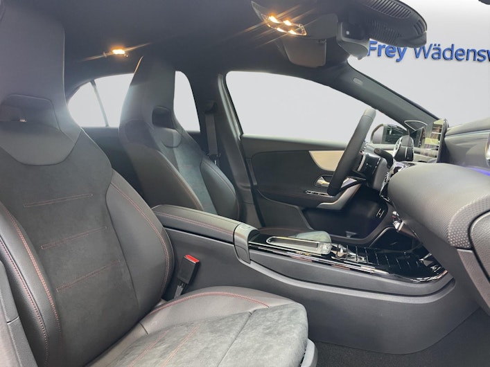 Vehicle image MERCEDES-BENZ A 250