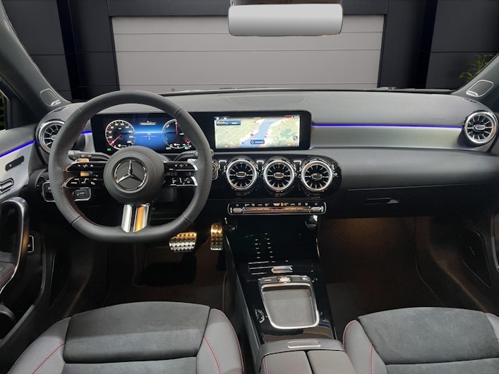 Vehicle image MERCEDES-BENZ A 250