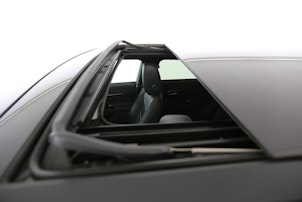 Vehicle image LAND ROVER Range Rover Evoque 1.5 T 300e R-Dynamic SE