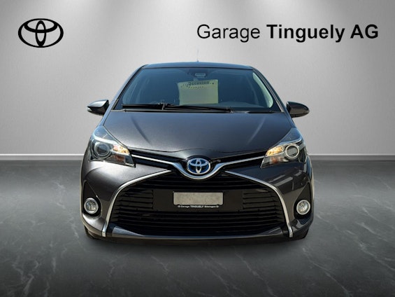 First vehicle image