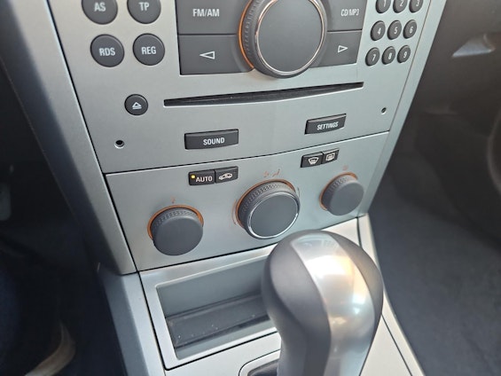 Vehicle image 20