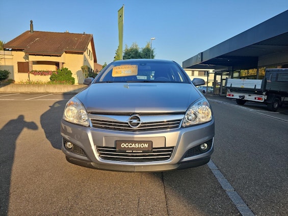 Vehicle image 28