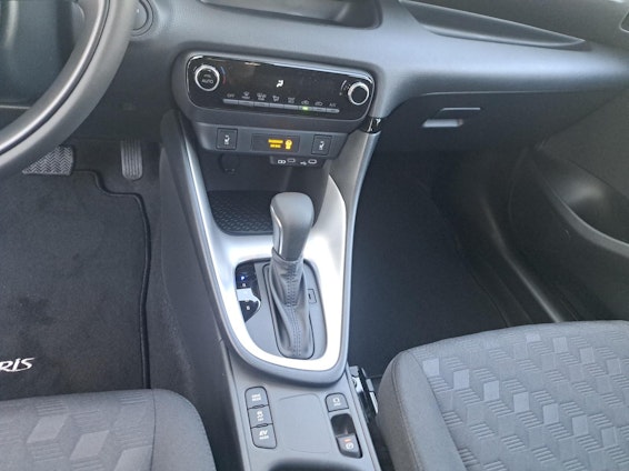 Vehicle image 13 Vehicle image 13