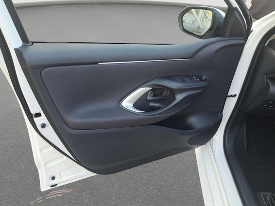 Vehicle image 16 Vehicle image 16