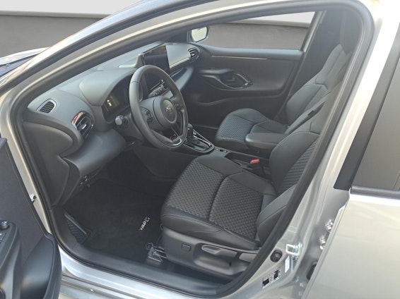 Vehicle image 10