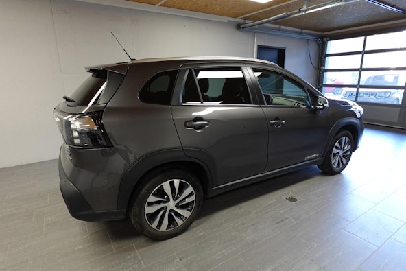 Vehicle image 6