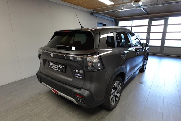 Vehicle image 7