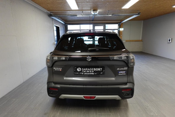 Vehicle image 8