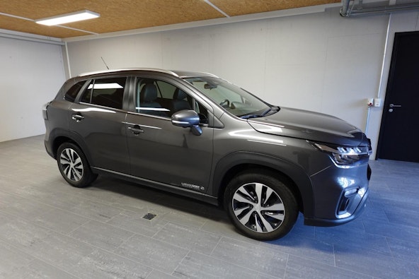 Vehicle image 3