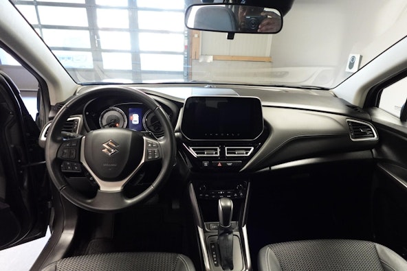 Vehicle image 18