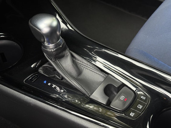 Vehicle image 21