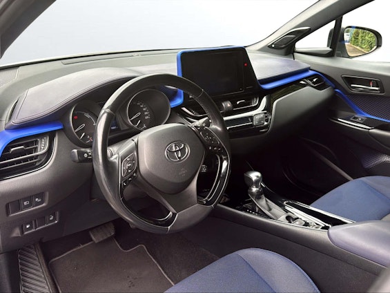 Vehicle image 4 Vehicle image 4