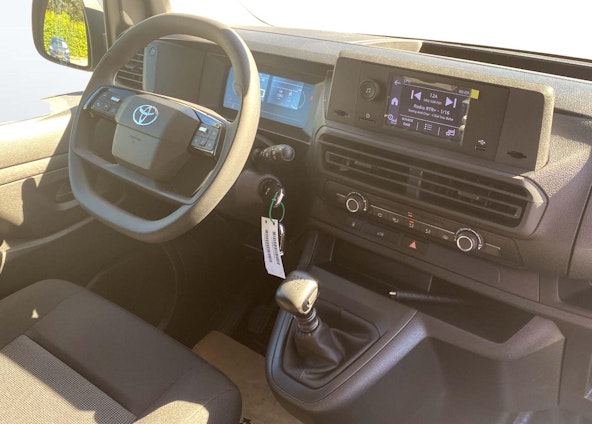 Vehicle image 6 Vehicle image 6