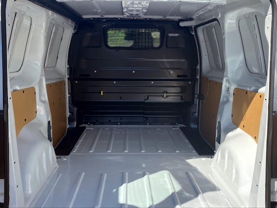 Vehicle image 9 Vehicle image 9