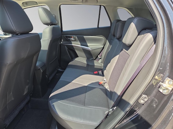 Vehicle image 14 Vehicle image 14