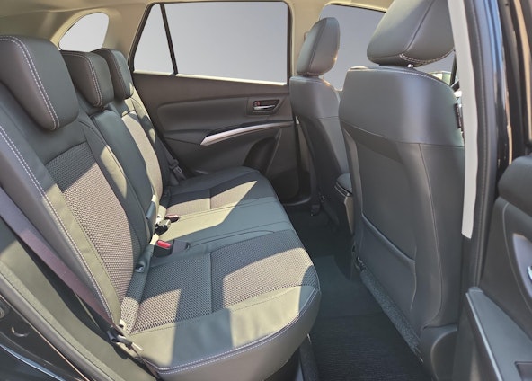 Vehicle image 16 Vehicle image 16