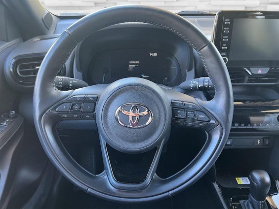 Vehicle image 10 Vehicle image 10