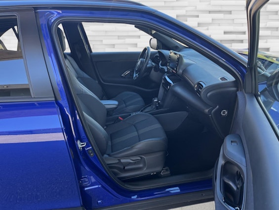 Vehicle image 12 Vehicle image 12