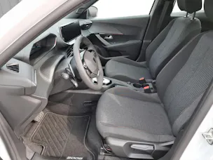 Peugeot 2008 1.2 Hybrid Style