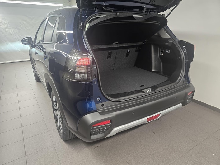 Vehicle image SUZUKI S-CROSS