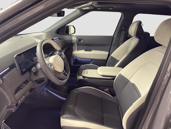 Vehicle image 8 Vehicle image 8