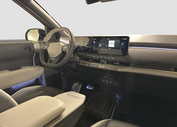 Vehicle image 13 Vehicle image 13