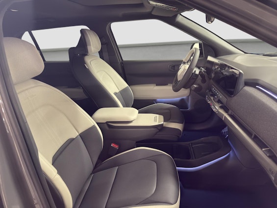 Vehicle image 9 Vehicle image 9