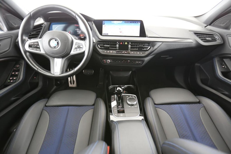 Vehicle image BMW 1 SERIES