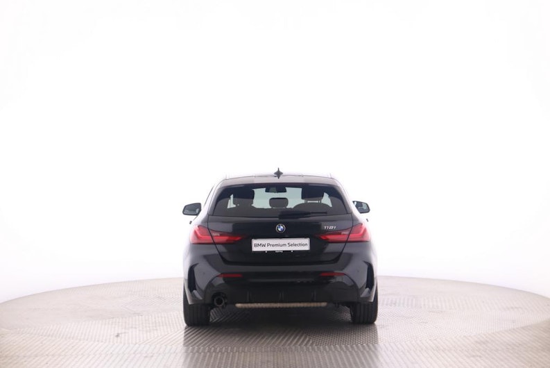 Vehicle image BMW 1 SERIES