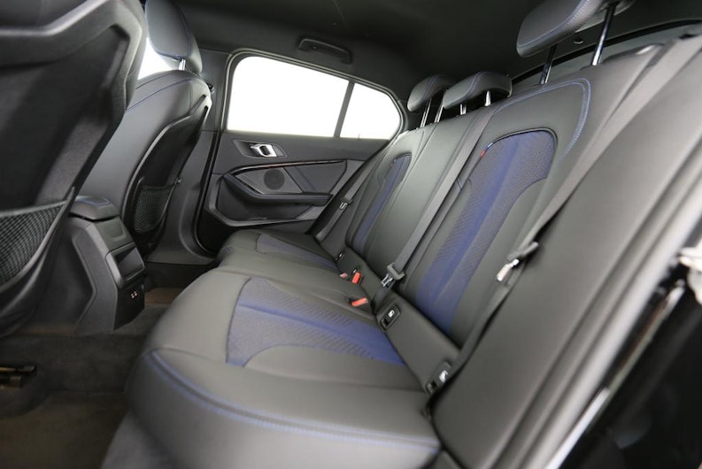 Vehicle image BMW 1 SERIES