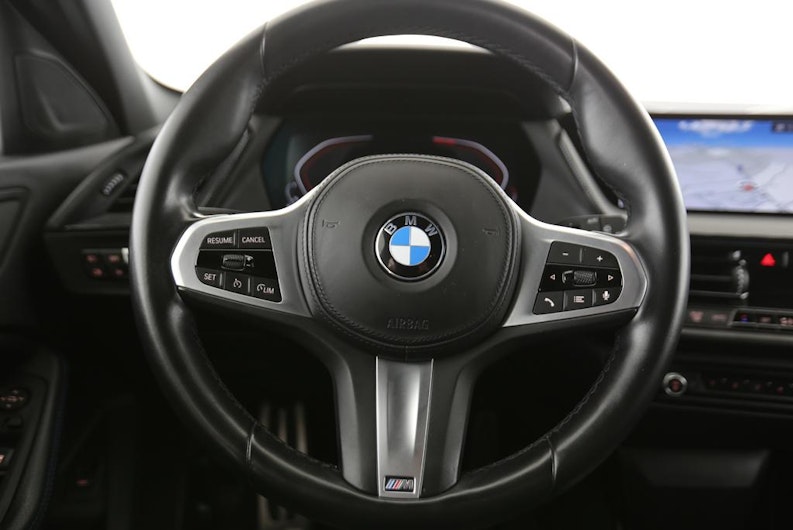 Vehicle image BMW 1 SERIES