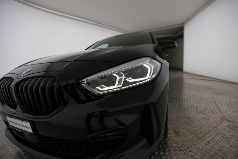 Vehicle image BMW 1 SERIES