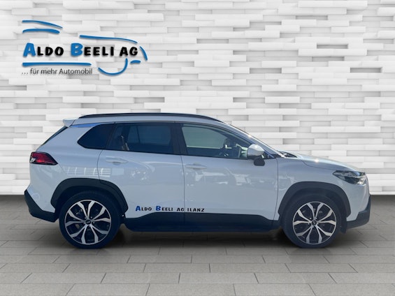 Vehicle image 6