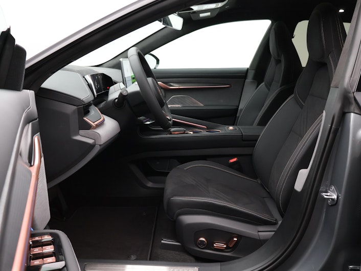 Vehicle image ZEEKR 001