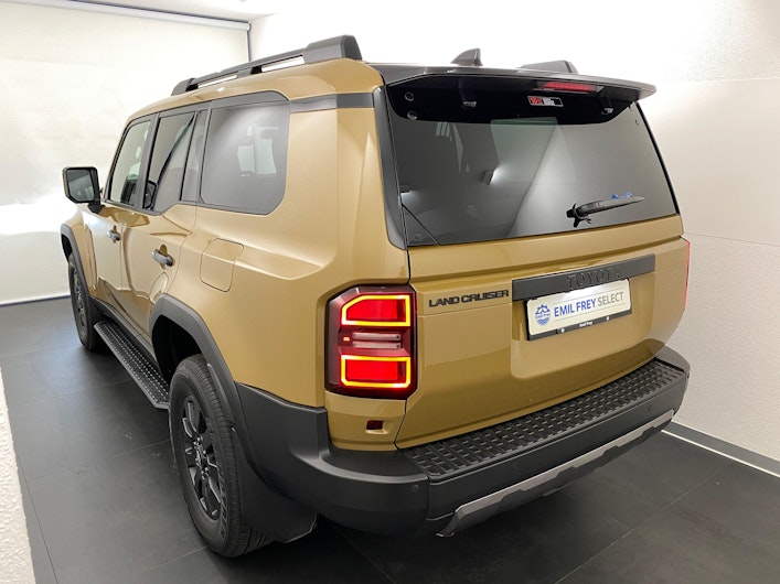 Vehicle image TOYOTA LANDCRUISER