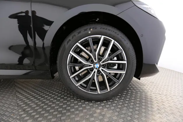 BMW 230e xDrive paddles Active Tourer