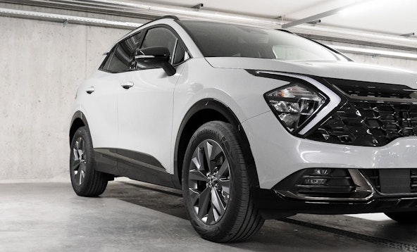 Vehicle image 9