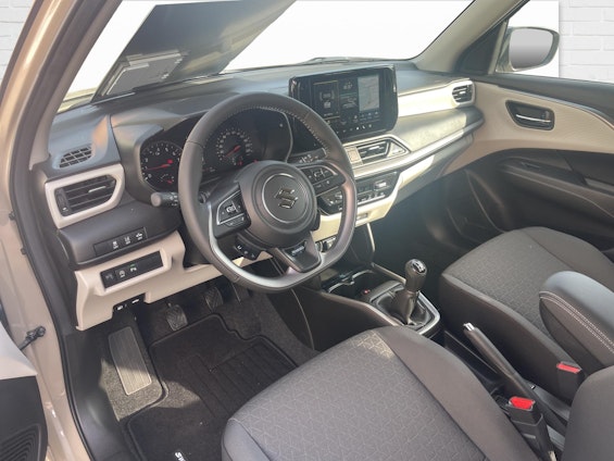 Vehicle image 5 Vehicle image 5