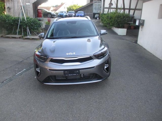 First vehicle image