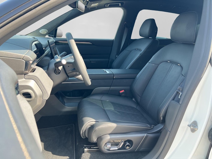 Vehicle image ZEEKR X