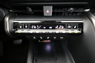 Vehicle image TOYOTA C-HR 2.0 HEV Trend 4x4