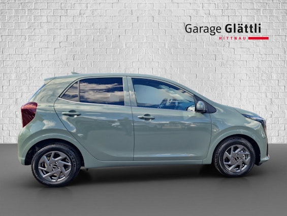 Vehicle image 16 Vehicle image 16