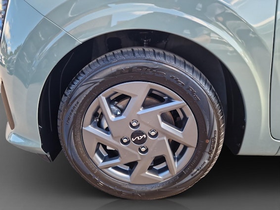 Vehicle image 12 Vehicle image 12