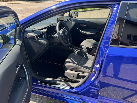 Vehicle image 7