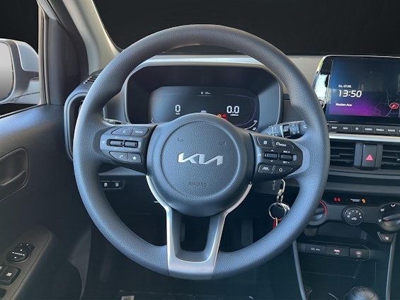 Vehicle image 9 Vehicle image 9