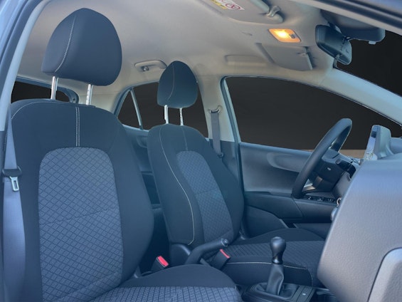 Vehicle image 12 Vehicle image 12