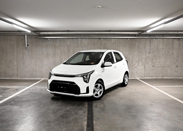 First vehicle image First vehicle image