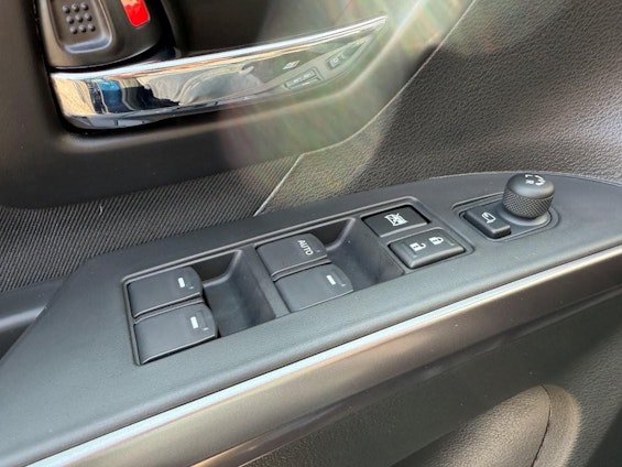 Vehicle image 16 Vehicle image 16