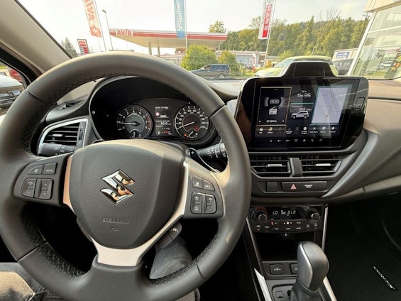 Vehicle image 8
